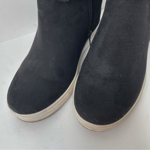 Torrid Faux Suede Fur Trim Sneaker Wedge Black
Ankle Booties 9.5WW - Picture 4 of 11